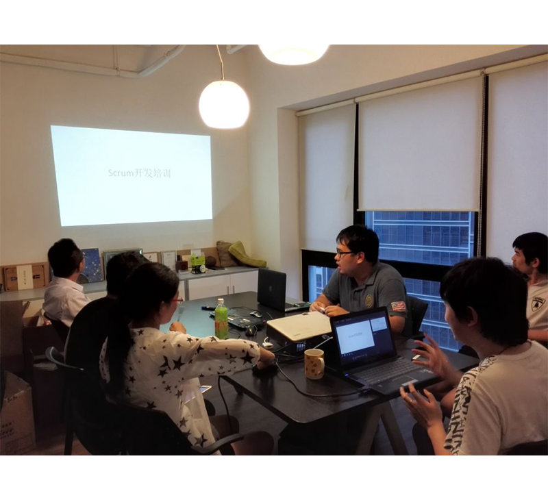 开放、自由、专业、务实、高效